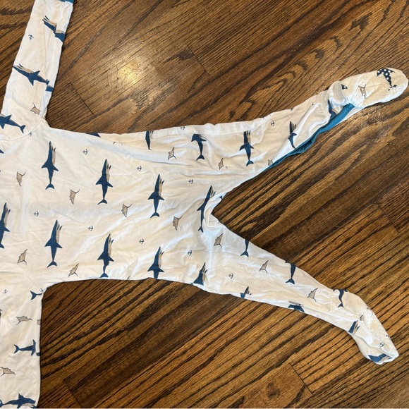 Kyte Baby Button-up Footie Pajamas Sharks Pattern 12-18m - Picture 3 of 3